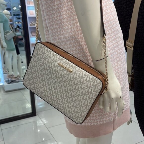 Michael Kors Handbags - Michael Kors Jet Set Item Large East West Zip Crossbody Vanilla